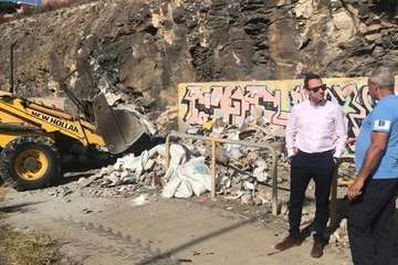 Limpieza retira 25.000 kilos de escombros ilegales de Jinámar (Foto TA)